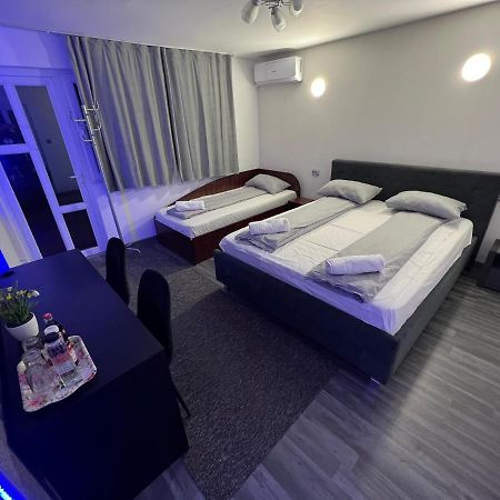 Vila Delia Hotel Oradea Ngoại thất bức ảnh