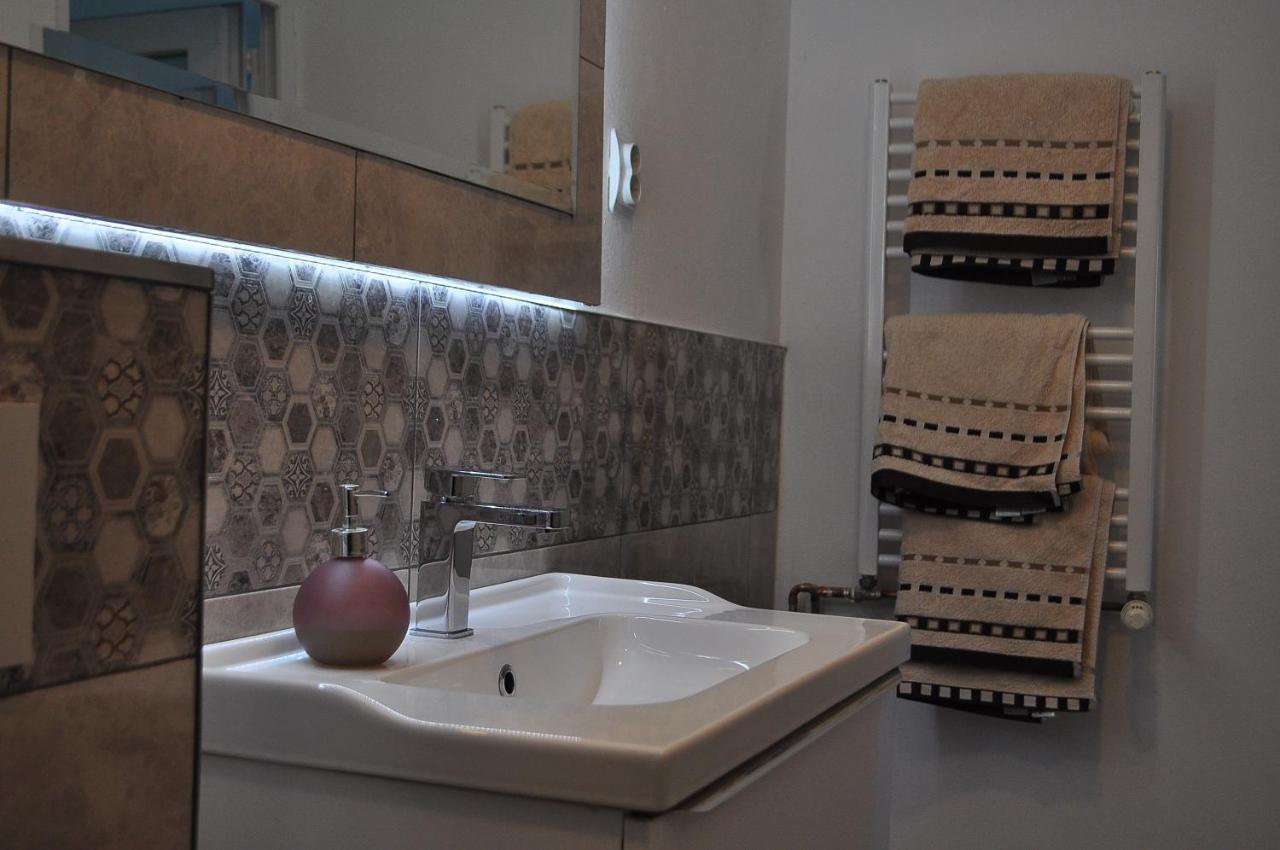 Vila Delia Hotel Oradea Ngoại thất bức ảnh