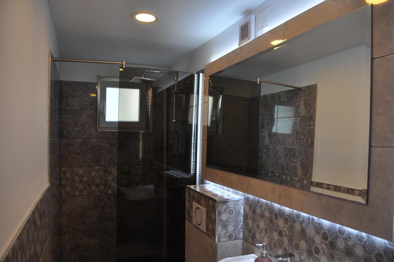 Vila Delia Hotel Oradea Ngoại thất bức ảnh