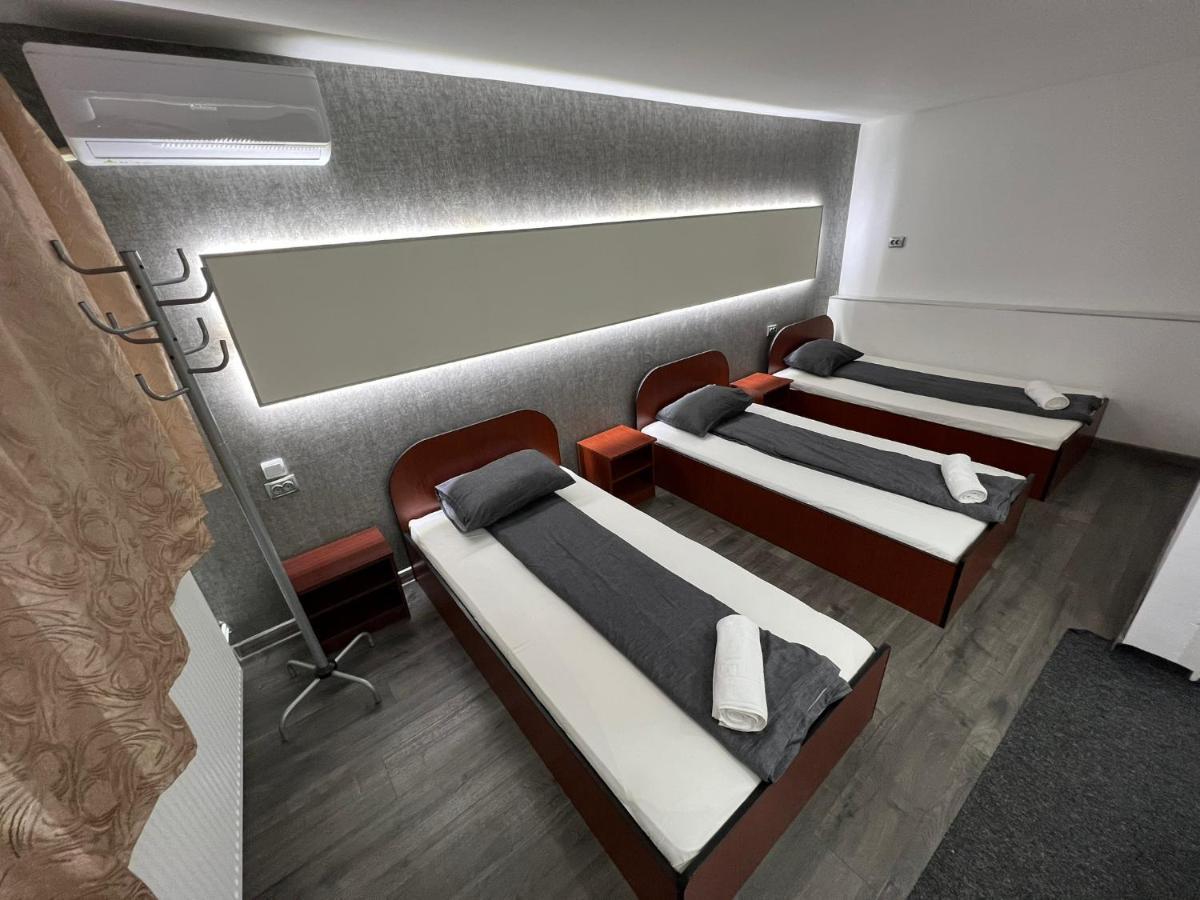 Vila Delia Hotel Oradea Ngoại thất bức ảnh