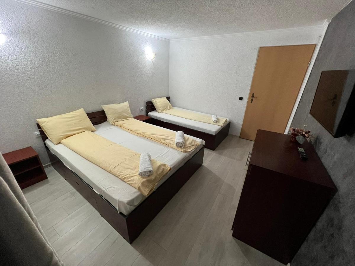 Vila Delia Hotel Oradea Ngoại thất bức ảnh