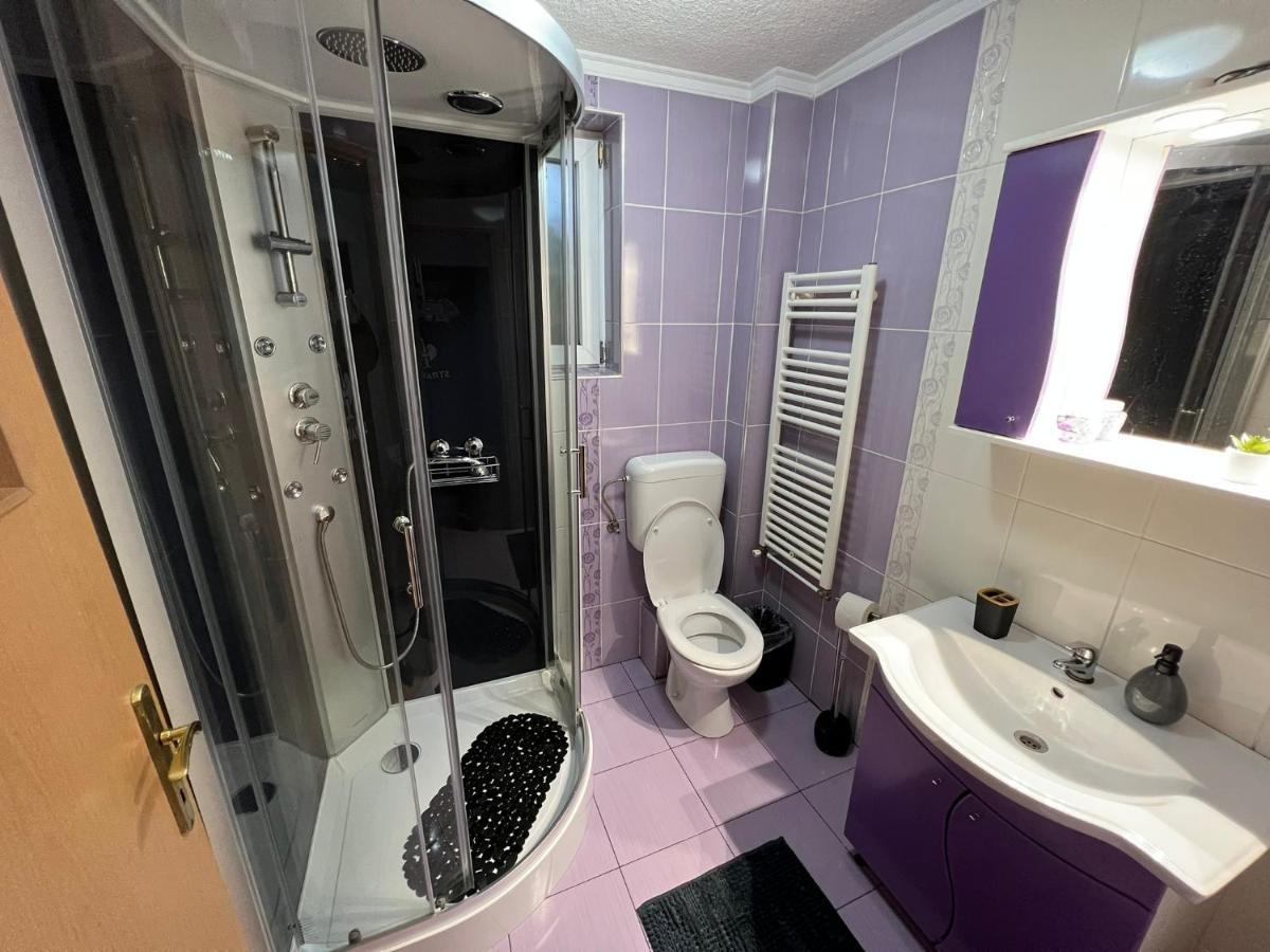 Vila Delia Hotel Oradea Ngoại thất bức ảnh